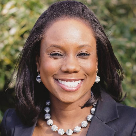 Meet your Posher, Stefanie - Picture 1 of 1